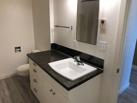 5th image of 520 Ivy St #7