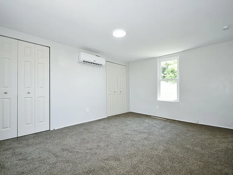1103 Crosby St #2 — Photo 10