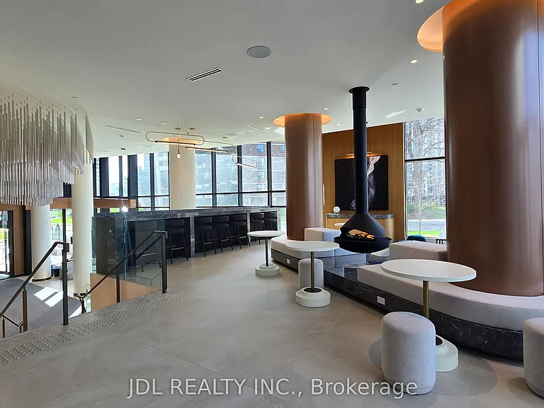 60 Central Park Dr #807 — Photo 5