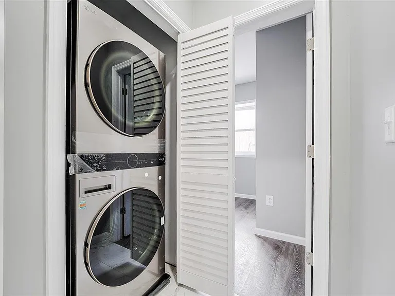 49 Wade St #1 — Photo 18