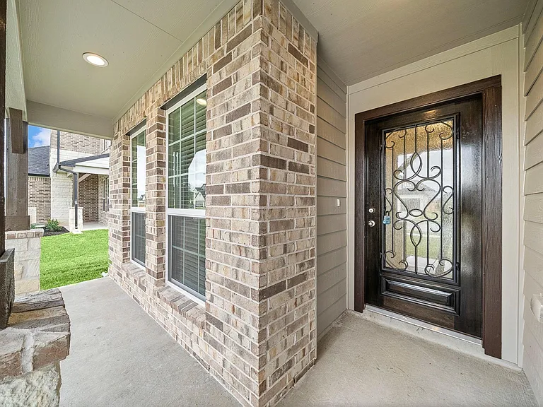 3327 Tilley Dr — Photo 4