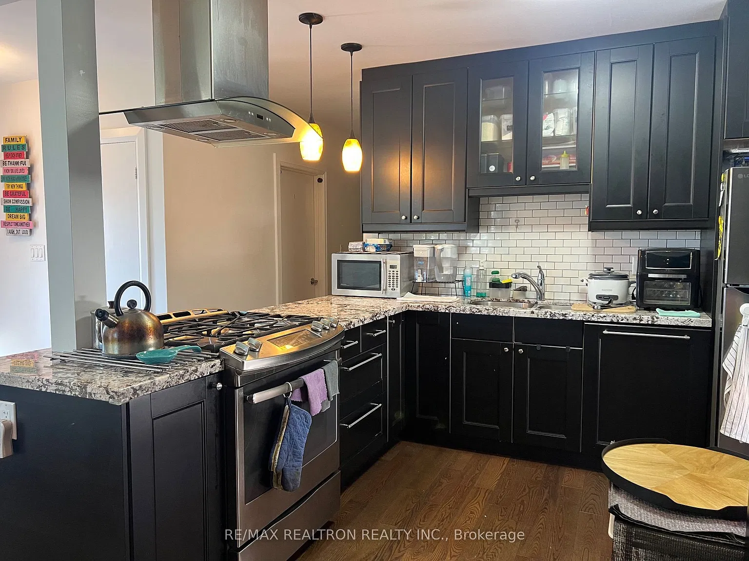 3 bed, $3,099 — Photo 2