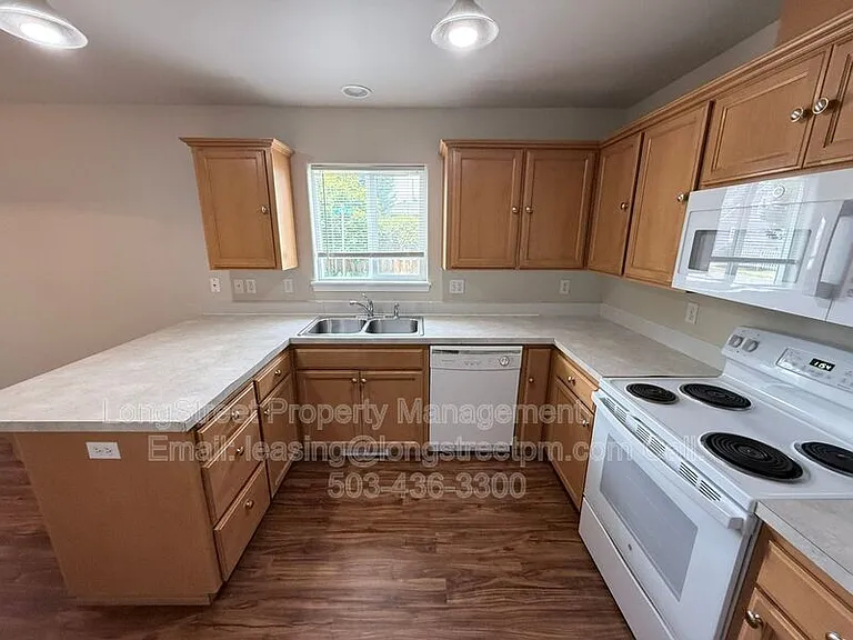 1825 SW Easy St — Photo 10