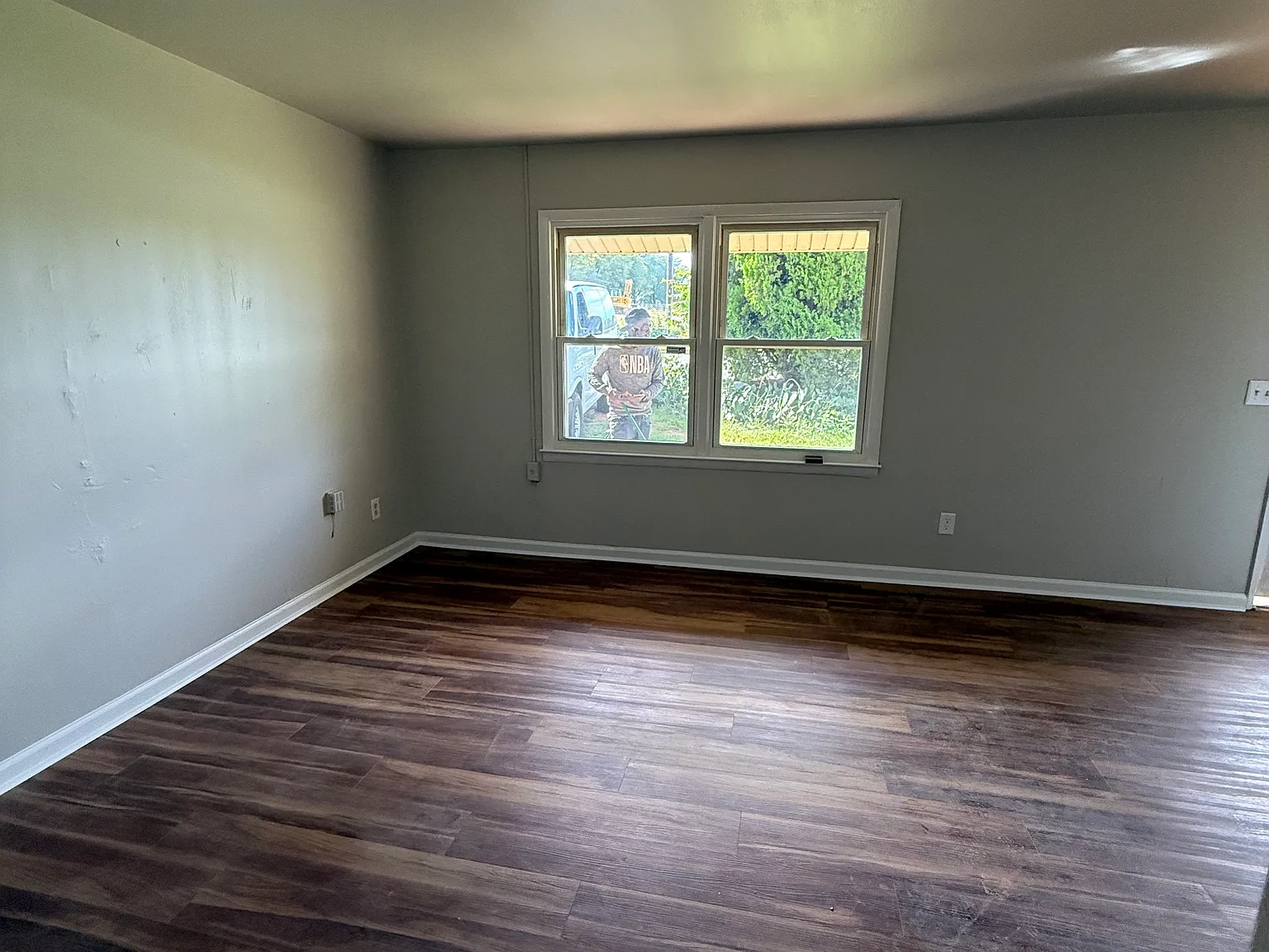 3 bed, 1055 sqft, $1,500 — Photo 2