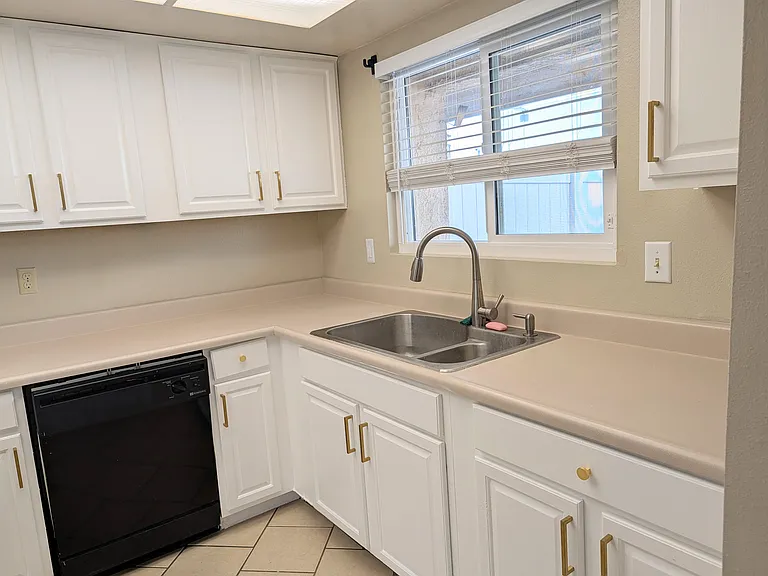219 Toronto Ave #1 — Photo 26