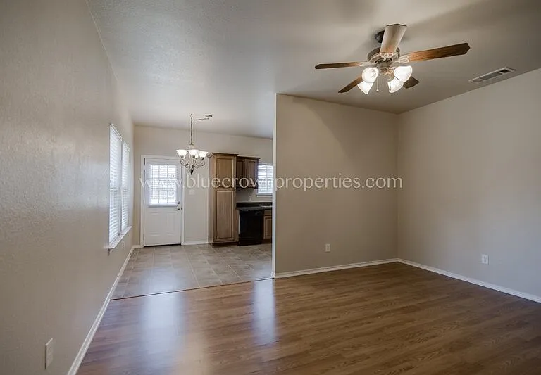 706 Parkplace Rdg — Photo 11
