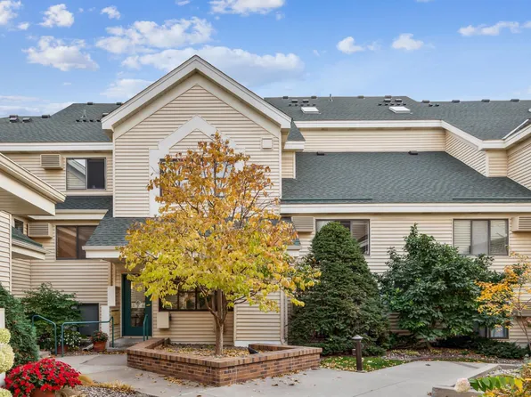 7614 York Ave S APT 3213, Edina, MN 55435