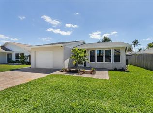 608 106th Ave N, Naples, FL 34108