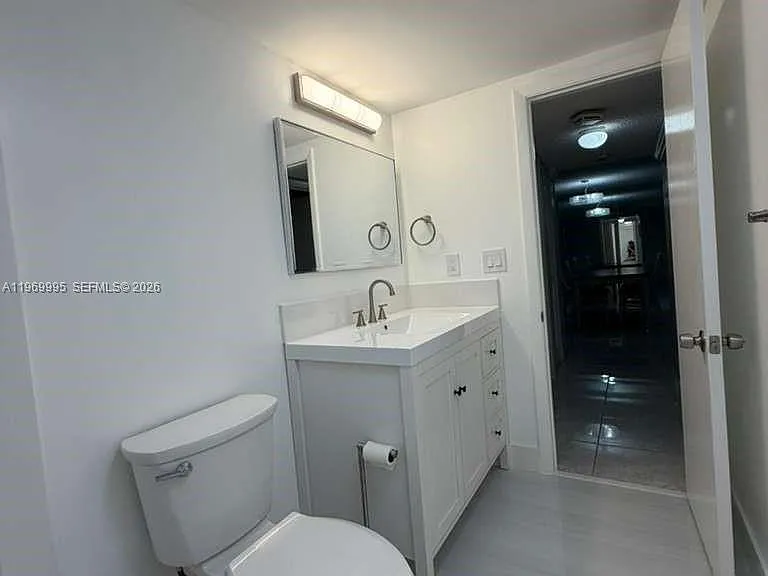301 SE 3rd St #109 — Photo 5