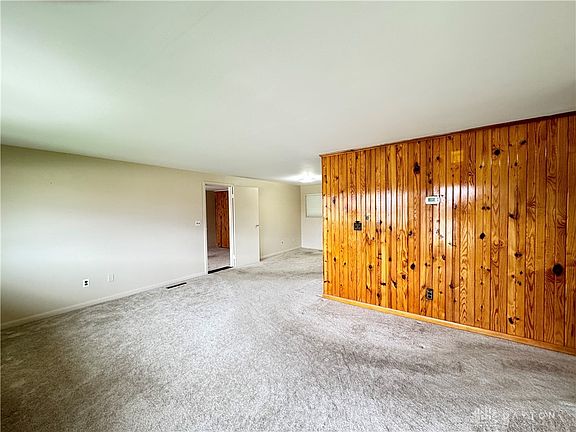 3rd image of 2198 Norway Dr