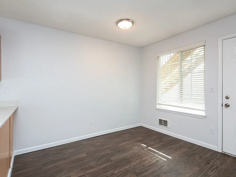 Erwin Estates — Photo 8