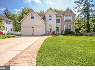 2 Farmingham Dr, Sewell, NJ 08080