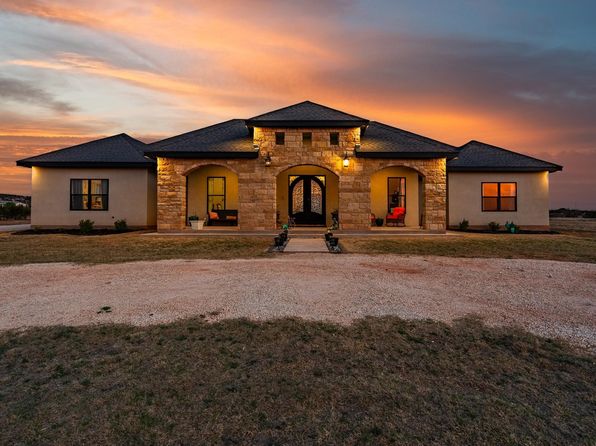 2429 Lemons Gap Rd, Ovalo, TX 79541