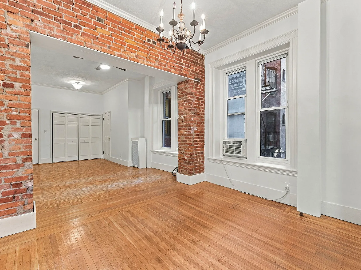 2 bed, 860 sqft, $4,575 — Photo 4