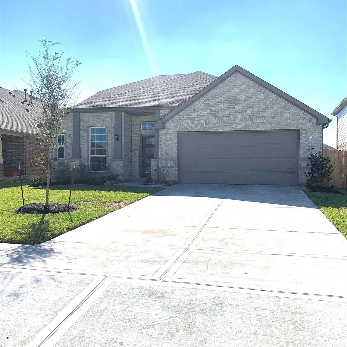 4 bed, 2.0 bath, 2260 sqft, $2,500 — Photo 2