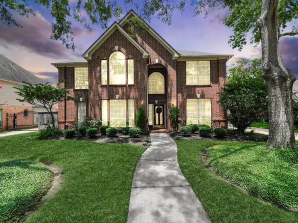 7015 Morningside Dr, Sugar Land, TX 77479