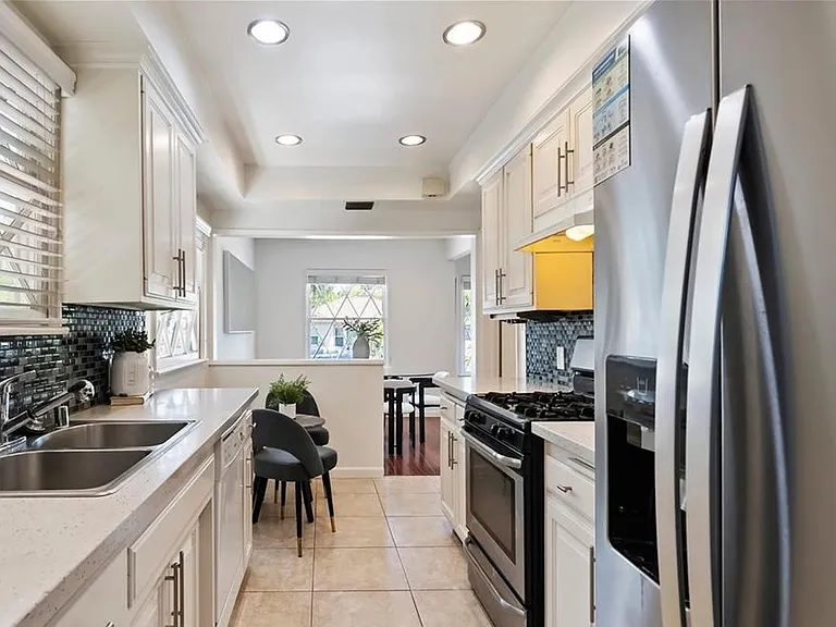 16828 Margate St — Photo 12