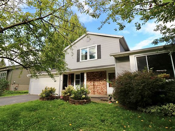2nd image of 34 Woodshire Ln