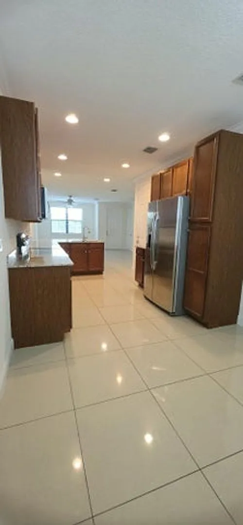 2723 NE 14th Street 108, Pompano Beach, FL 33062 - 3590 — Photo 3