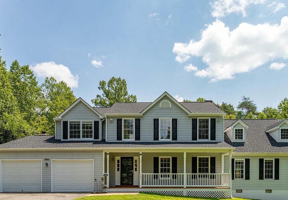 1st image of 300 Hartlake Dr