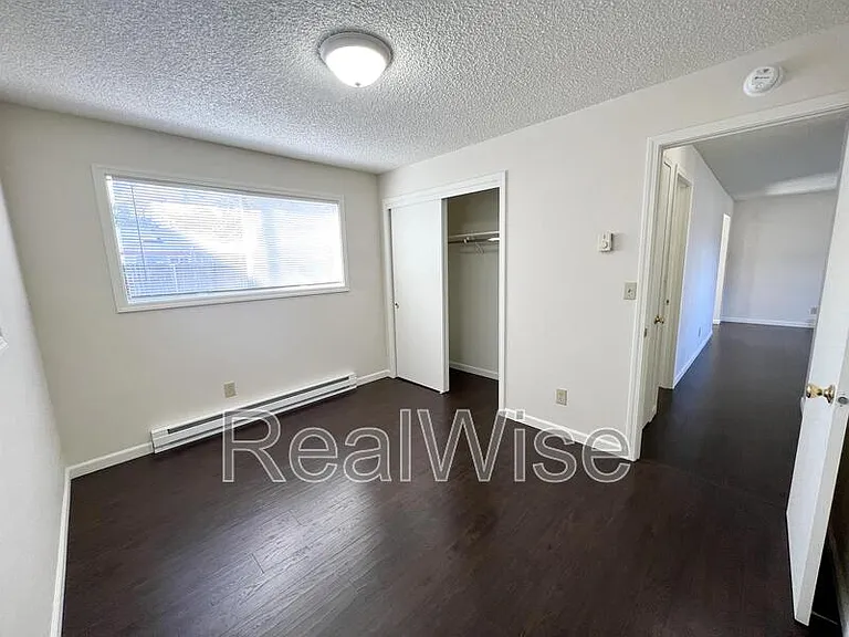 213 NE 7th St — Photo 15