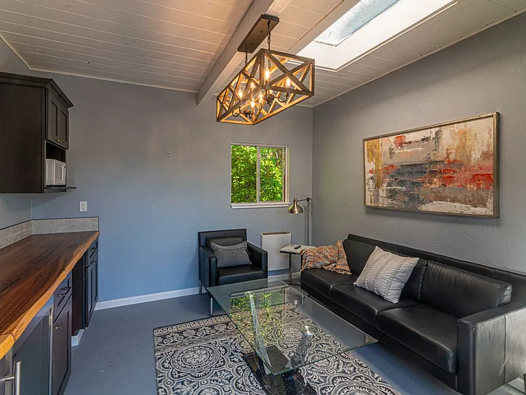 1560 Ronne Dr — Photo 21