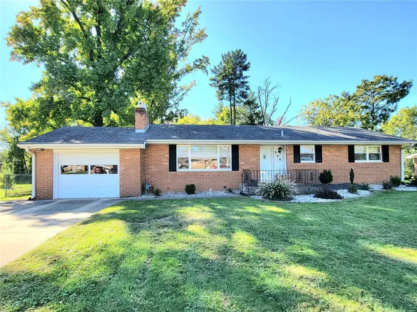 909 Taylor Ave, Godfrey, IL 62035