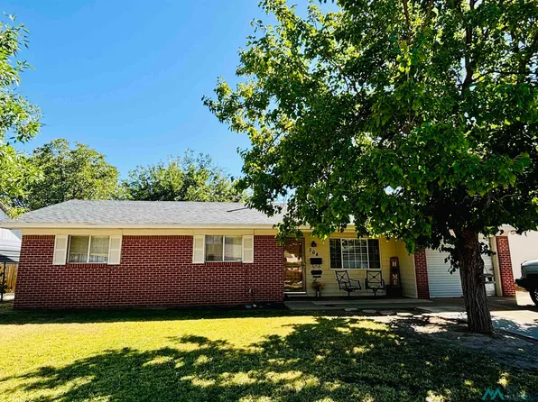 304 Oakwood Dr, Roswell, NM 88201