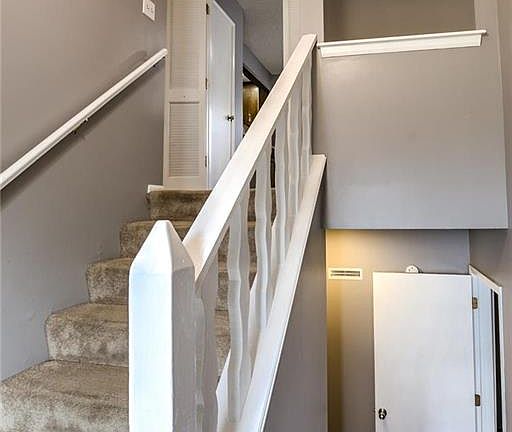 4th image of 5452 Hazen Ave
