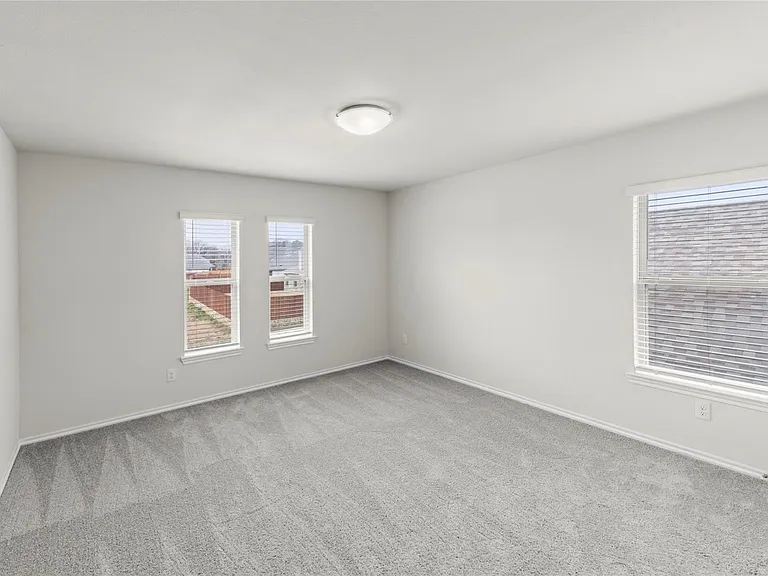 2112 Sesaro Dr — Photo 12
