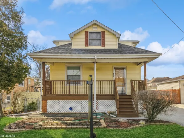 8739 W Park Ln, Niles, IL 60714