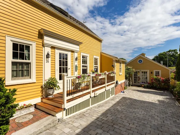 28 Walden Street, Portsmouth, NH 03801