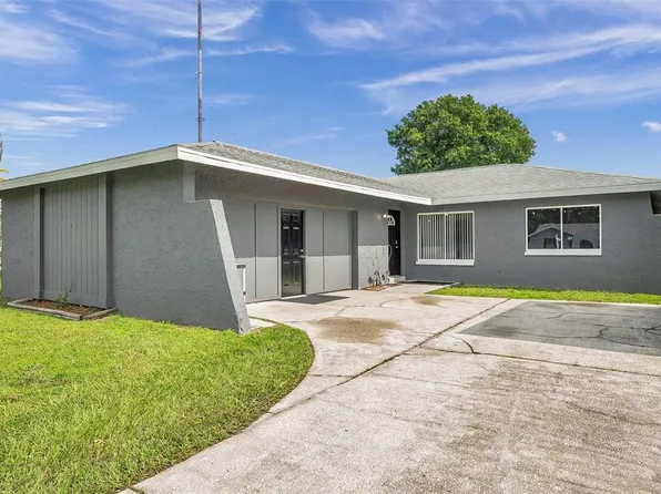 9156 85th Ave, Seminole, FL 33777