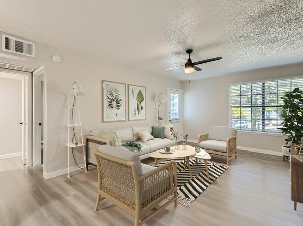 1950 Oak Creek Ln #1956-157