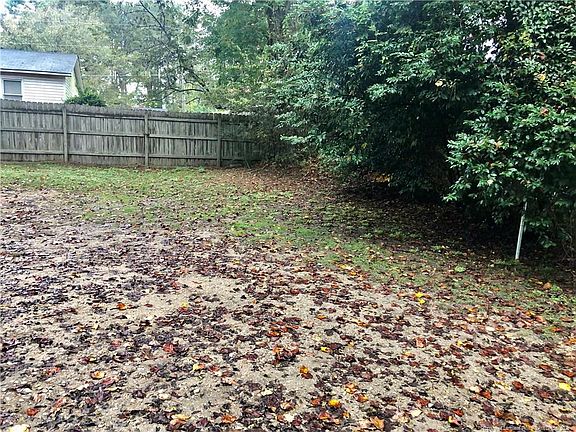 4th image of 1182 Essex Pl
