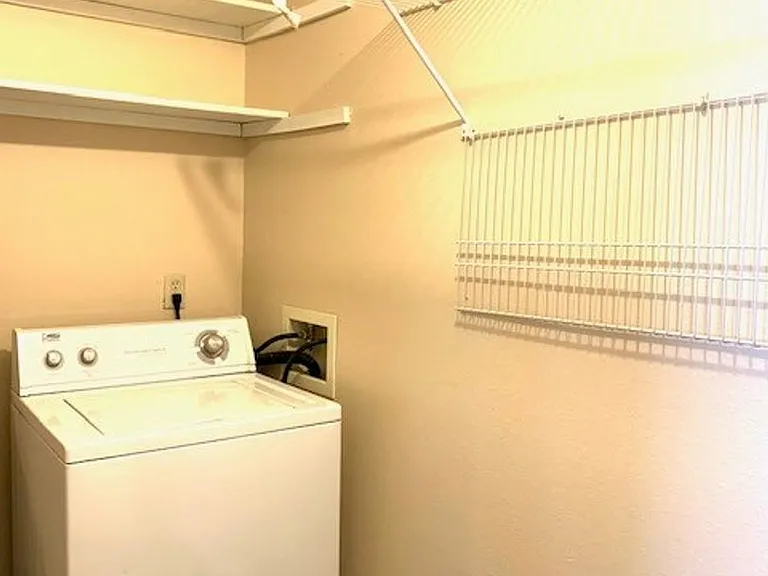 Bon Micheal Apartments — Photo 15