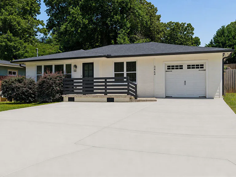 3464 Glenwood Rd — Photo 2