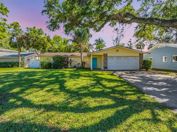 3079 Kapok Kove Dr, Clearwater, FL 33759