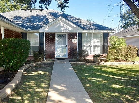 4th image of 918 McDaniel Dr