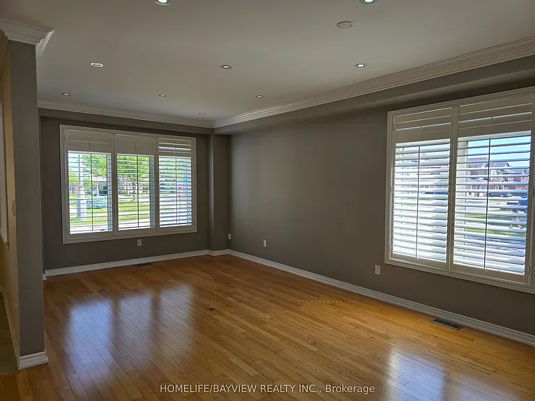 116 Sequin Dr — Photo 6