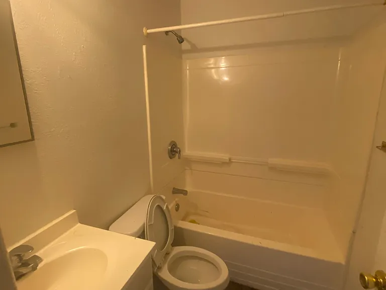 3212 E Manhattan Blvd #2 — Photo 3