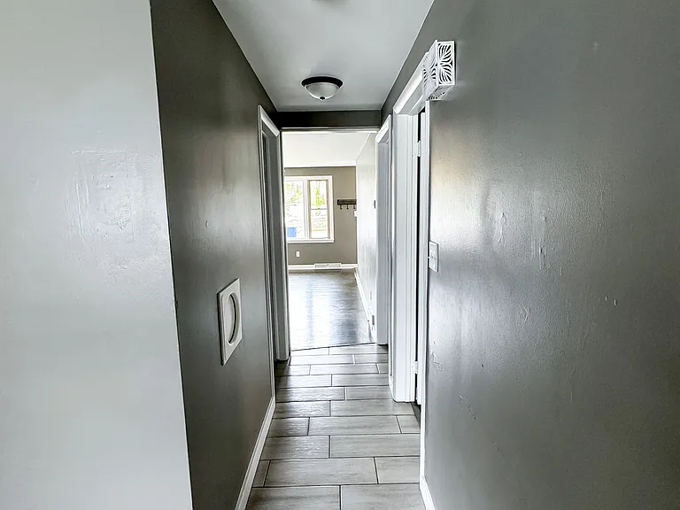1446 Pilgrim St — Photo 16
