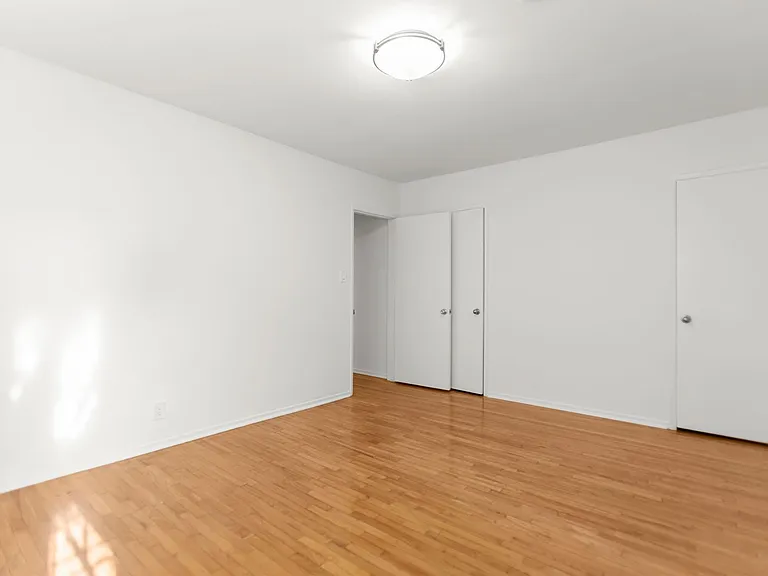 (El/Eu/Yo:B) 325 S. Rexford Drive — Photo 13