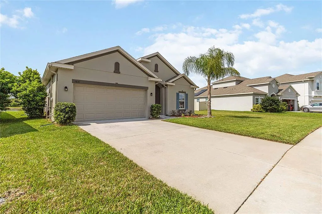 4 bed, 2.0 bath, 1859 sqft, $2,450 — Photo 4