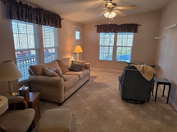 5th image of 380 Country Woods Dr