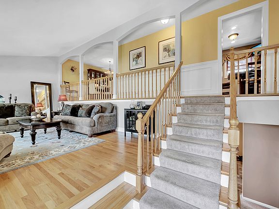 4th image of 2022 N Pinetree Dr