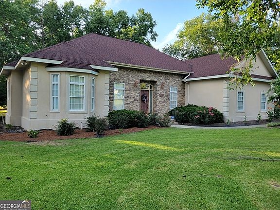 2nd image of 109 Cedar Creek Dr