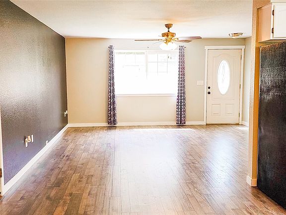 4th image of 1404 Wingwood Place