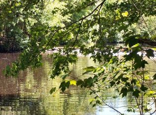 76 Lakeside Dr, Marlton, NJ 08053