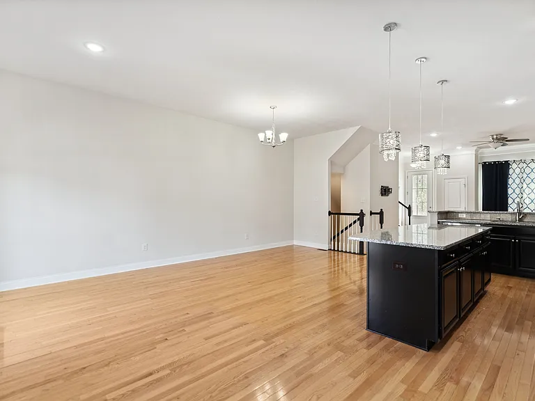 138 Seneca Pl — Photo 15